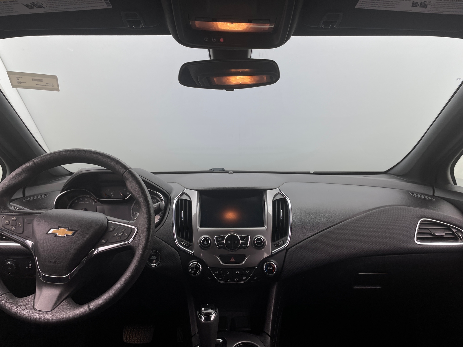 Thumbnail: 2018 Chevrolet Cruze - 3