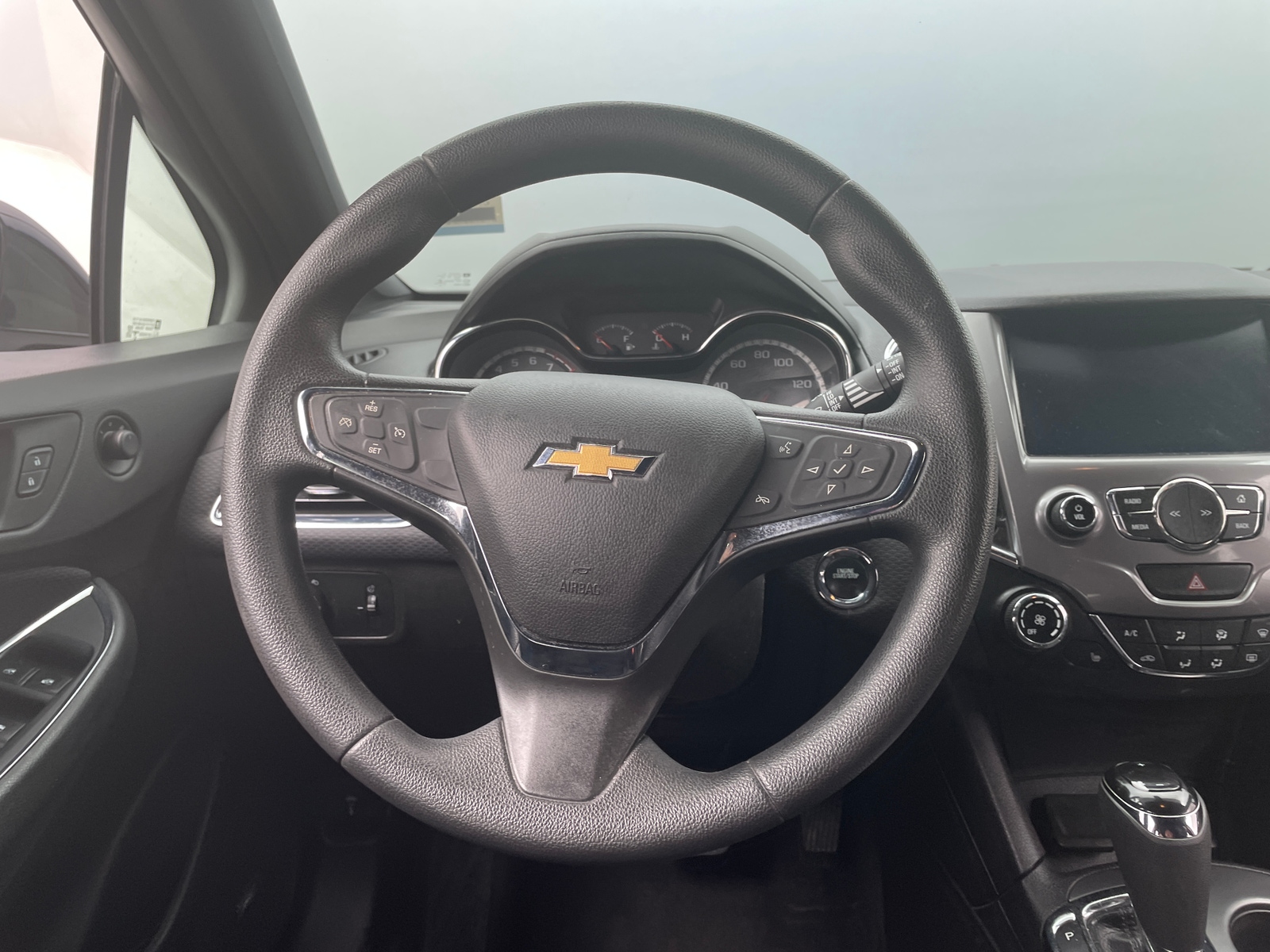 Thumbnail: 2018 Chevrolet Cruze - 5
