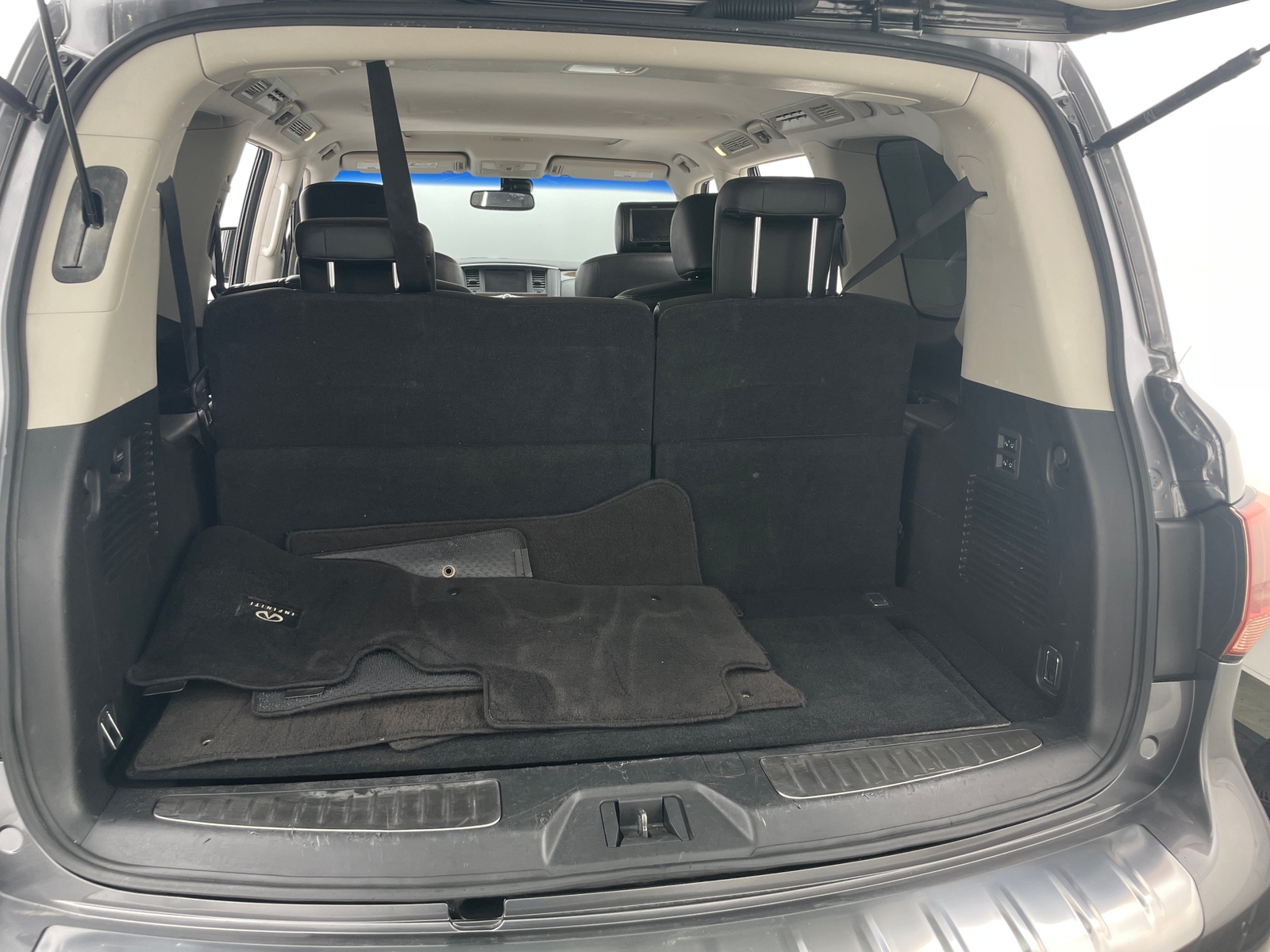 Thumbnail: 2016 INFINITI QX80 - 6