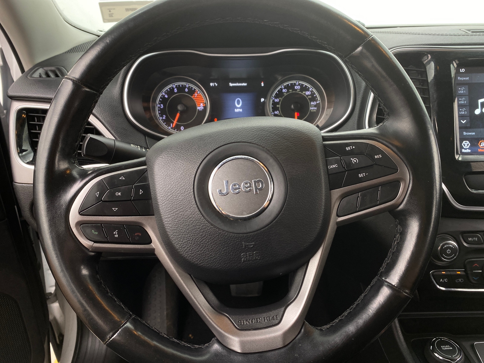 Thumbnail: 2020 Jeep Cherokee - 4