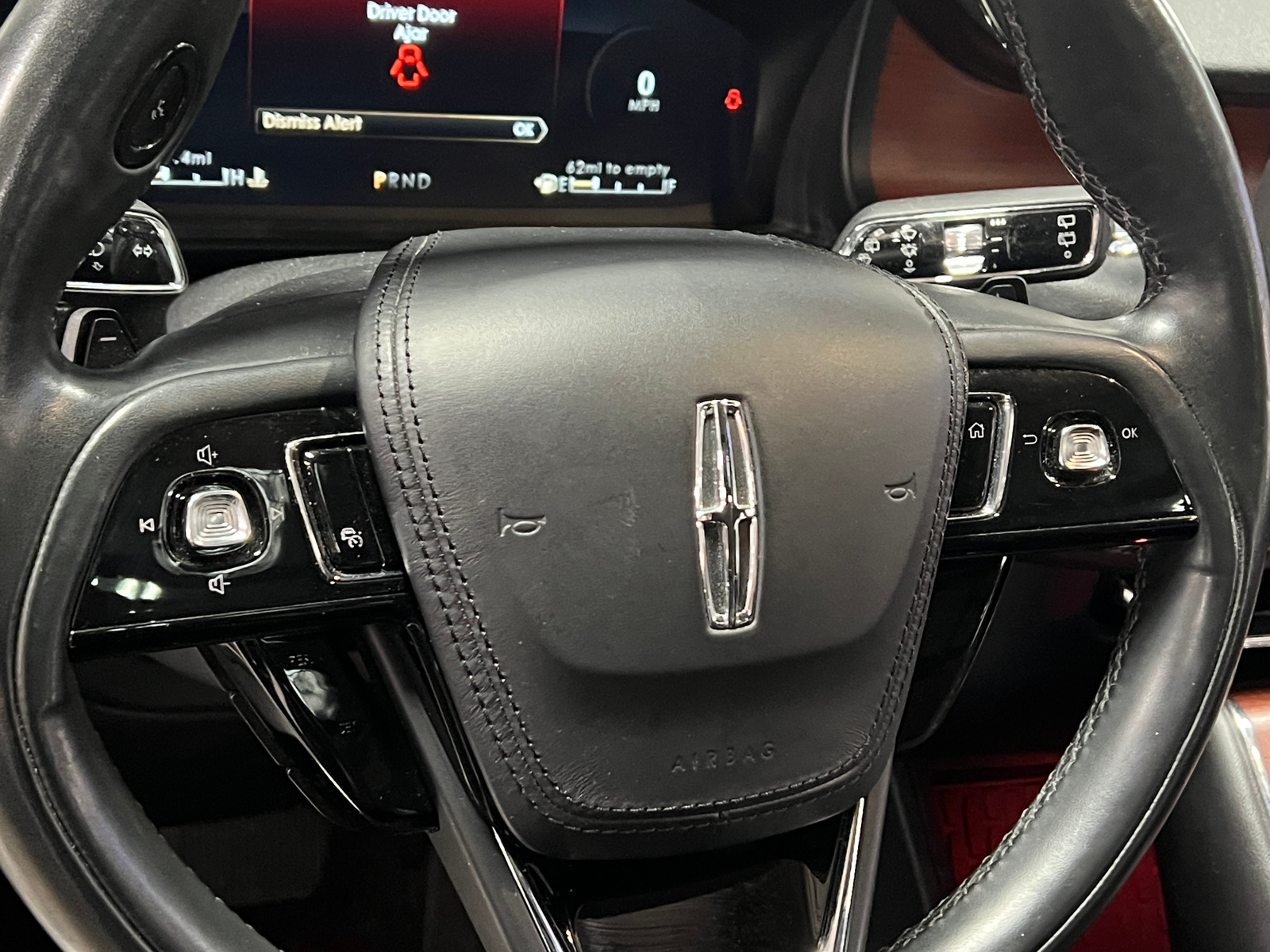 Thumbnail: 2020 Lincoln Aviator - 4