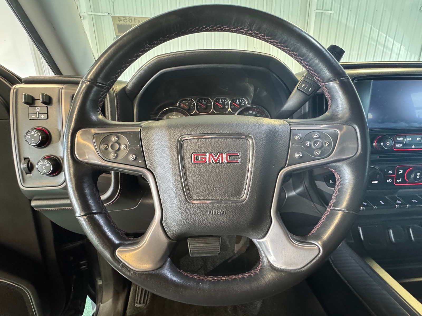 Thumbnail: 2015 GMC Sierra 1500 - 4