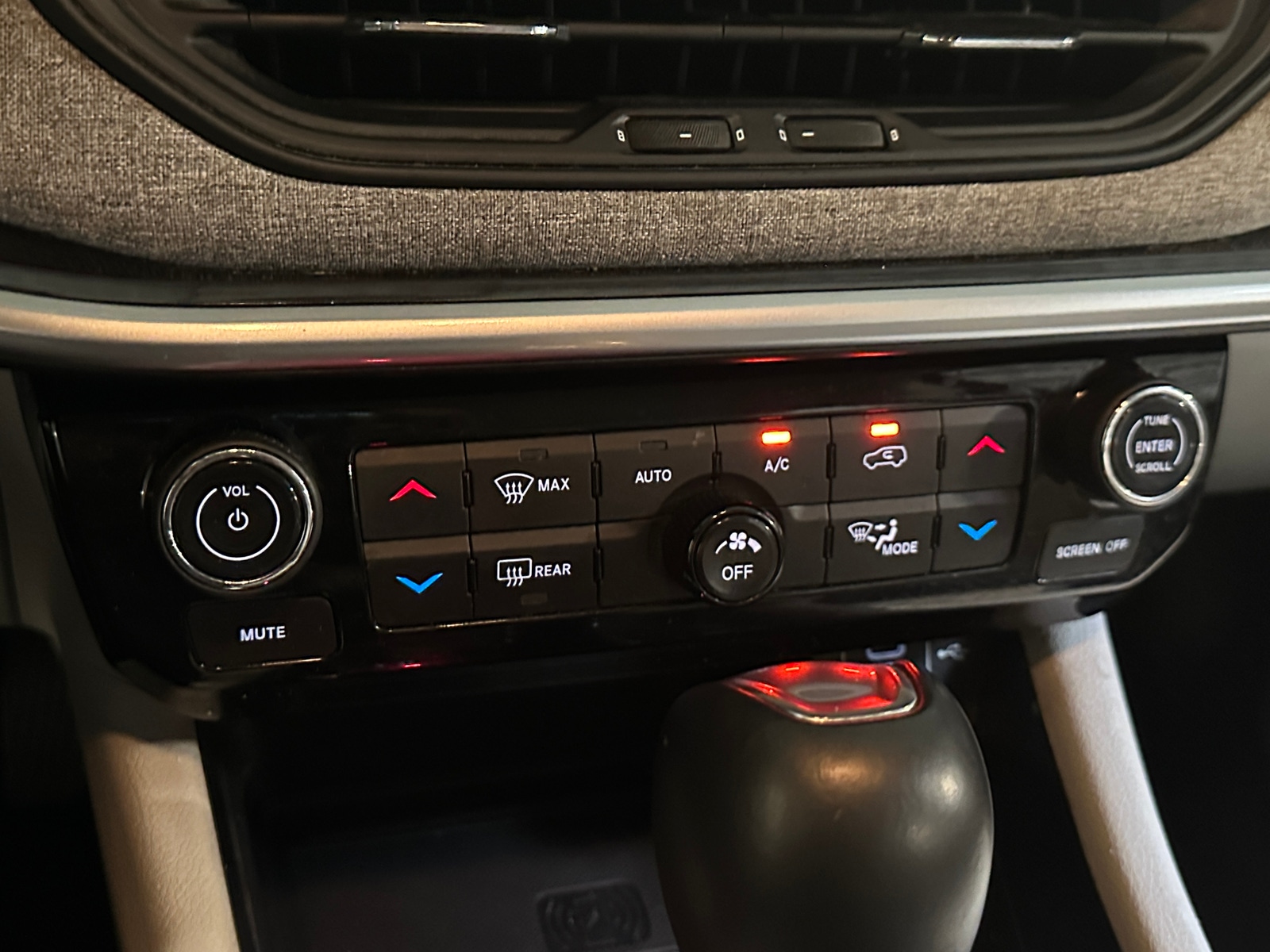 Thumbnail: 2022 Jeep Compass - 4