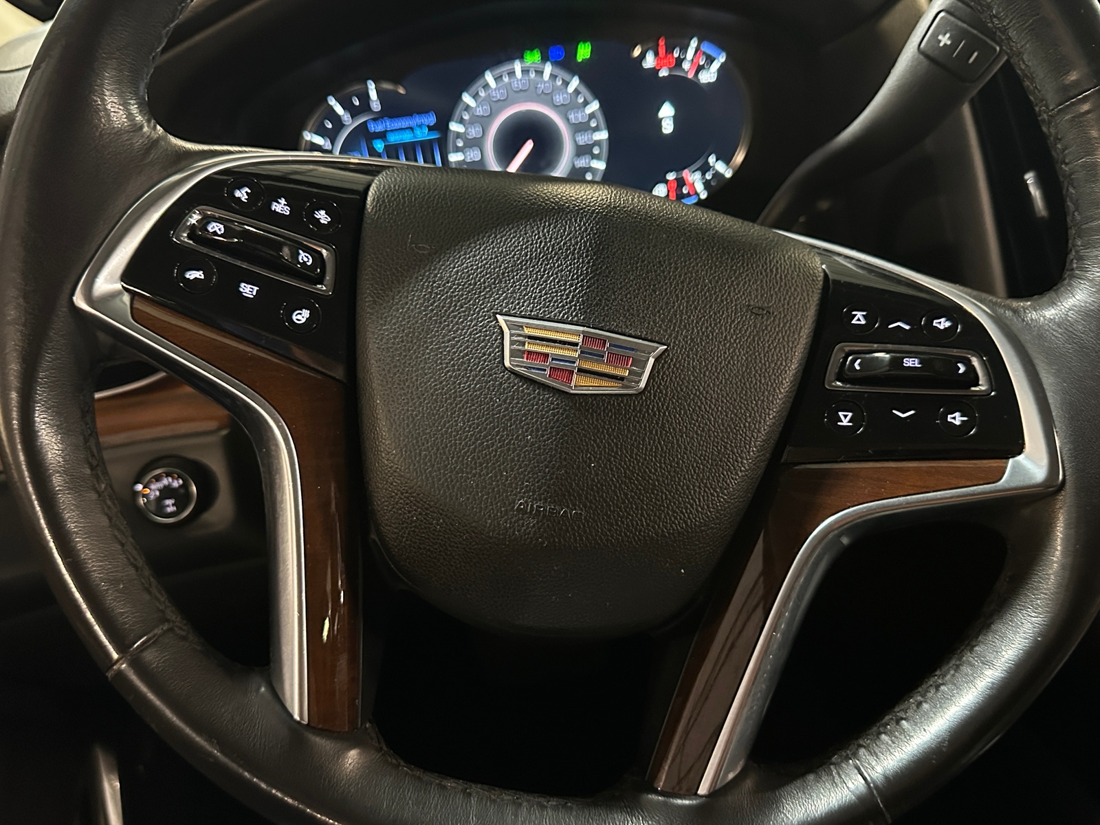 Thumbnail: 2020 Cadillac Escalade - 4