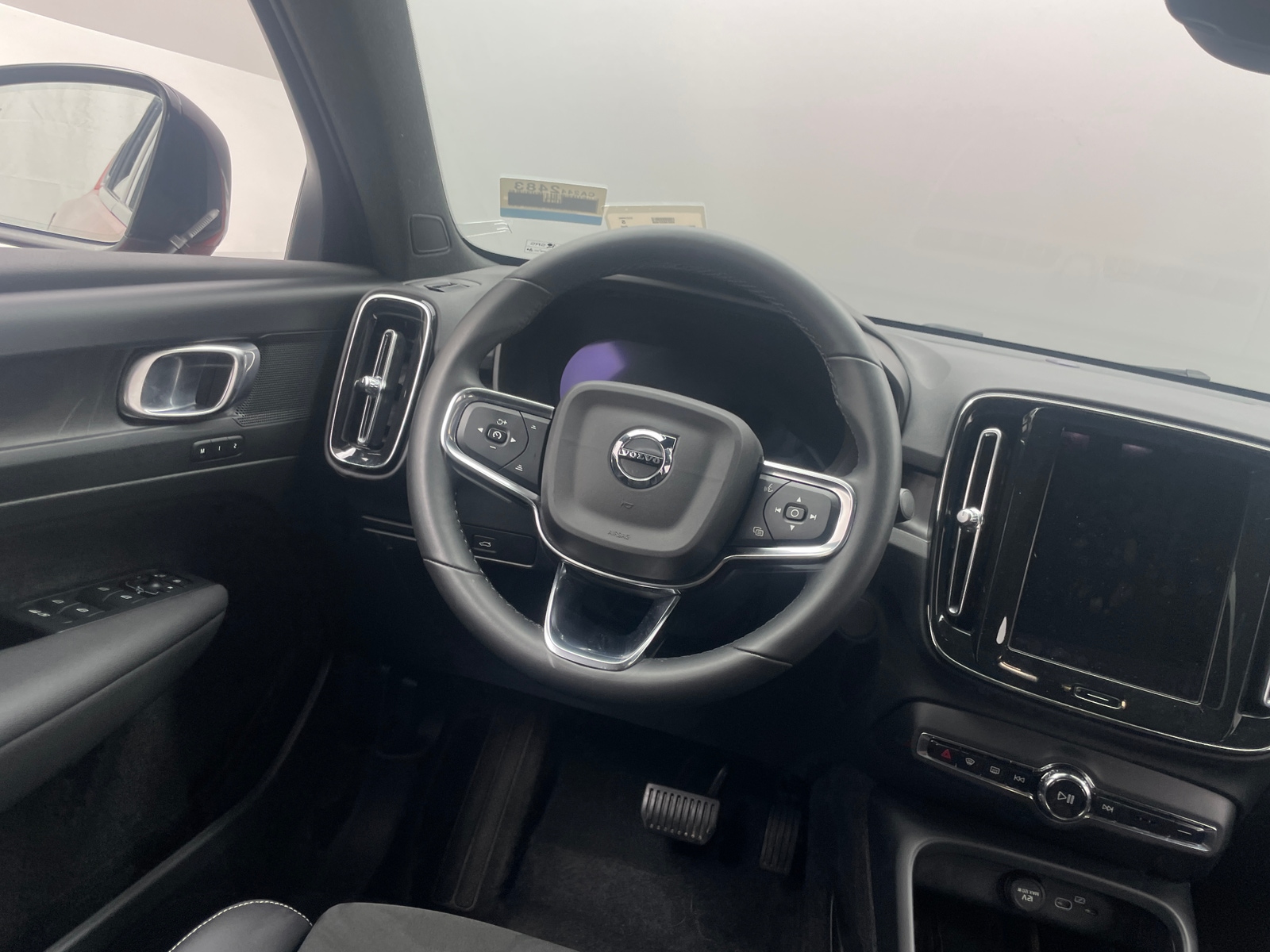 Thumbnail: 2023 Volvo C40 - 5