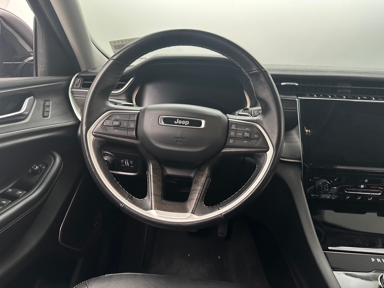 Thumbnail: 2021 Jeep Grand Cherokee L - 4