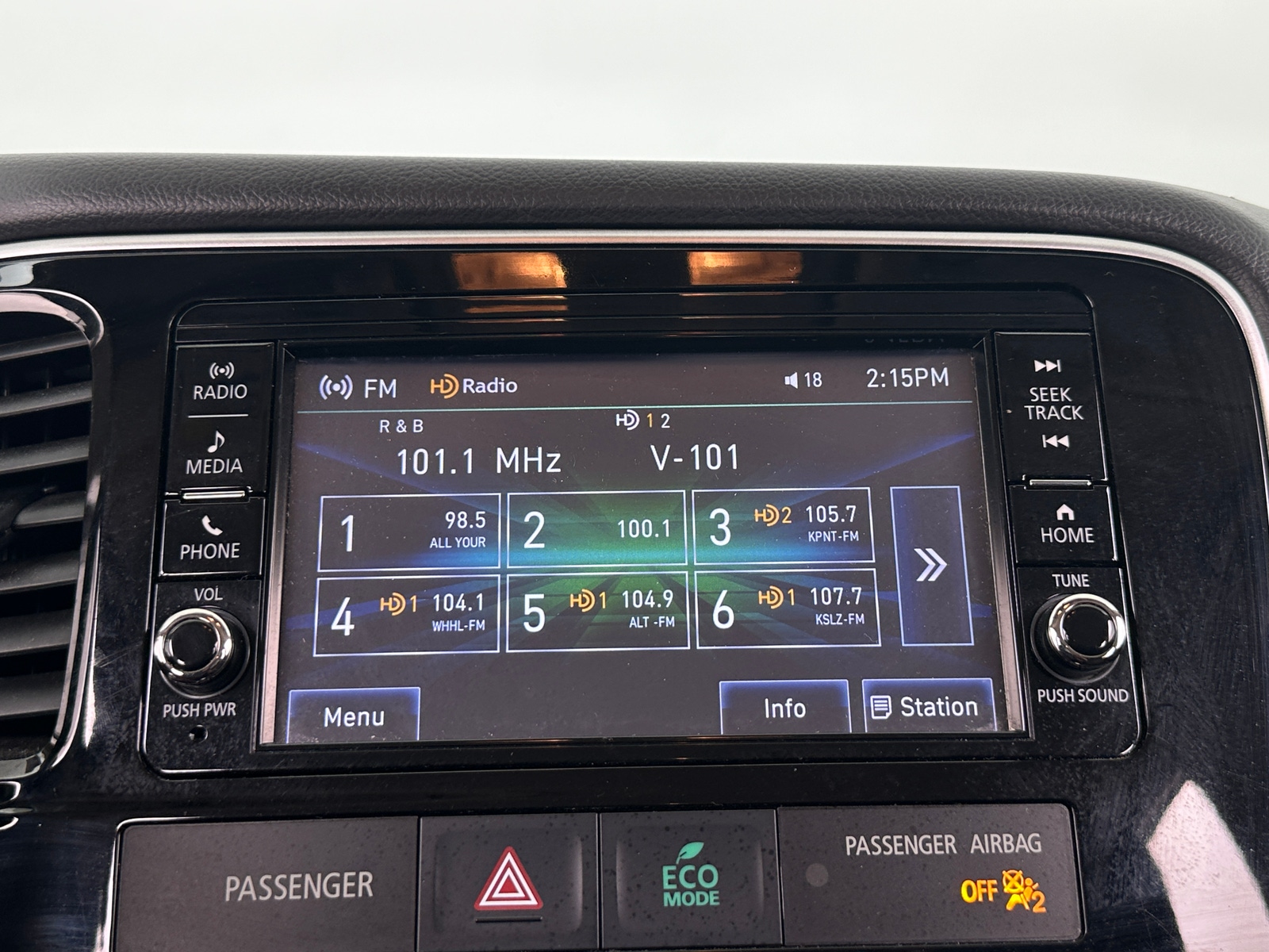 Thumbnail: 2018 Mitsubishi Outlander - 4