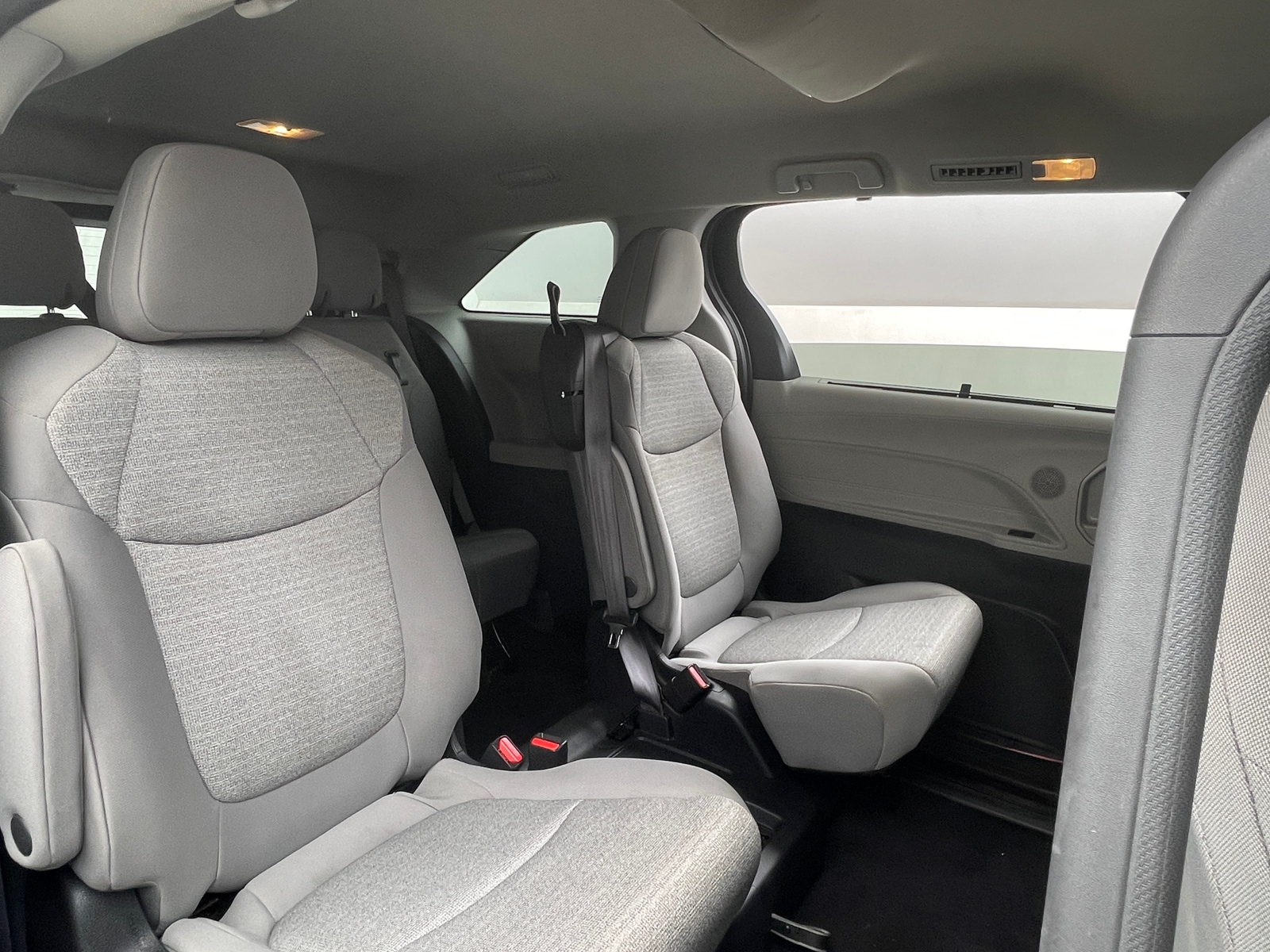 Thumbnail: 2023 Toyota Sienna - 6
