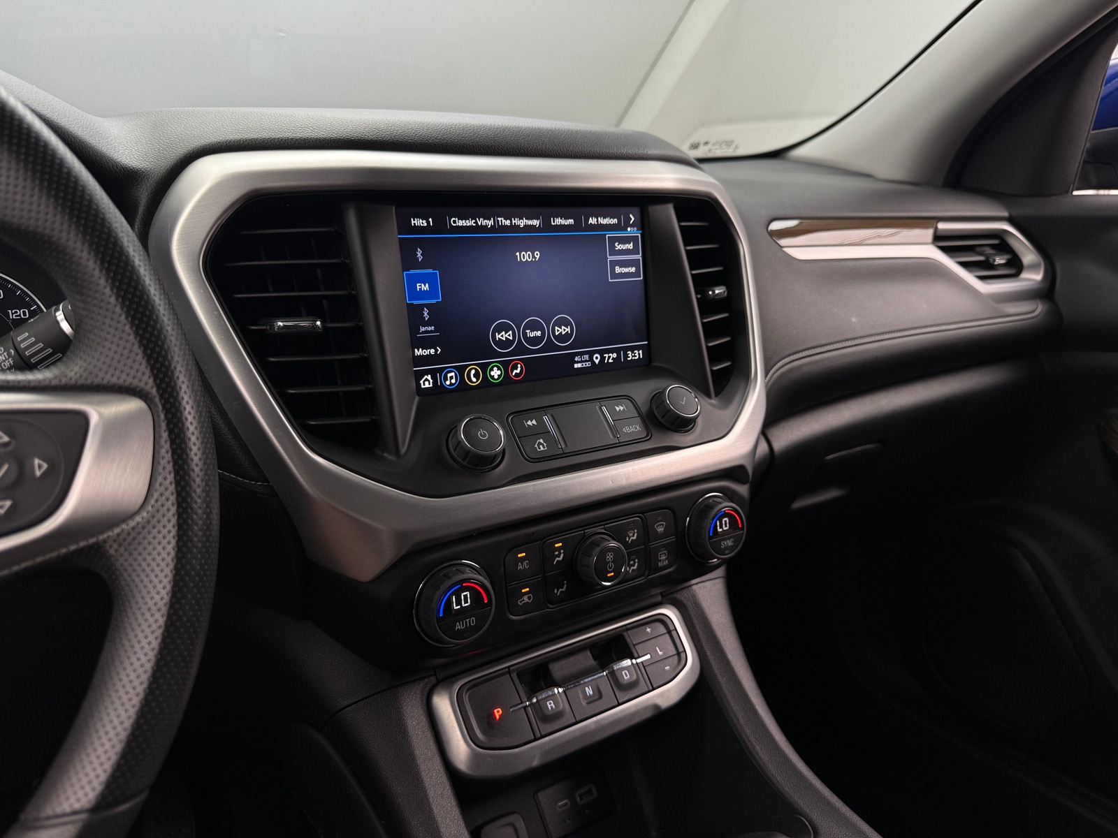 Thumbnail: 2023 GMC Acadia - 4