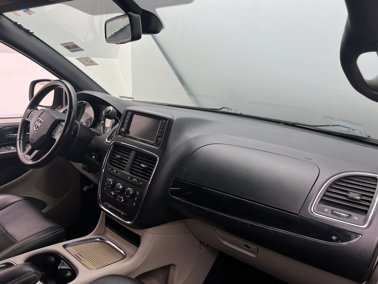 Thumbnail: 2019 Dodge Grand Caravan - 2