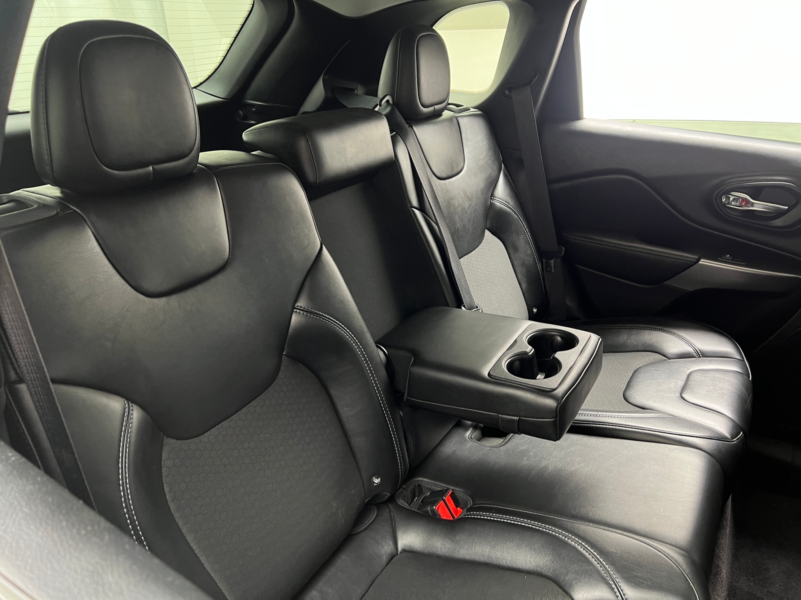 Thumbnail: 2019 Jeep Cherokee - 5