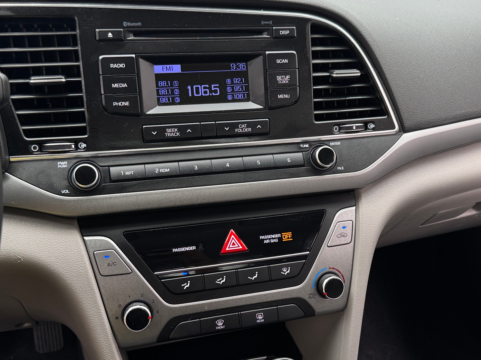 Thumbnail: 2017 Hyundai Elantra - 4