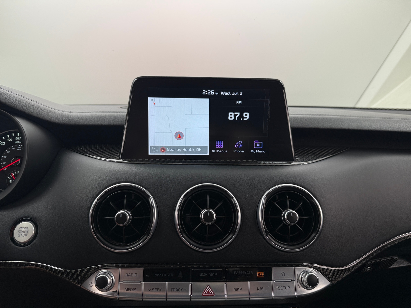 Thumbnail: 2018 Kia Stinger - 3