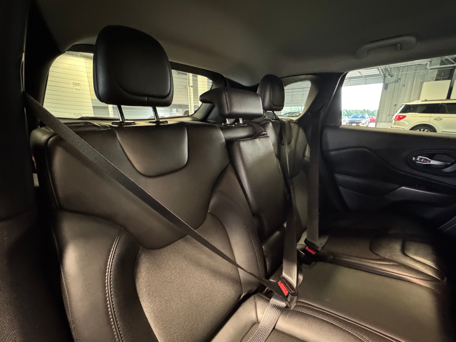 Thumbnail: 2020 Jeep Cherokee - 5