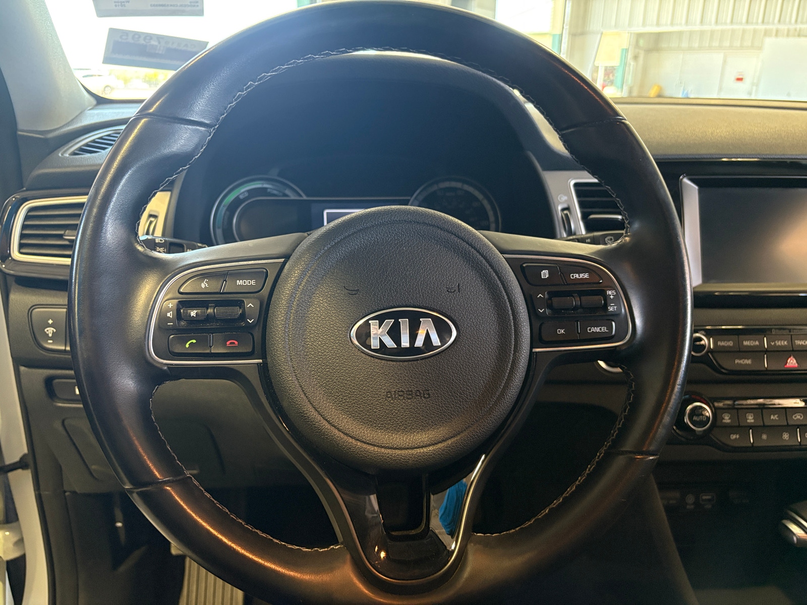 Thumbnail: 2019 Kia Niro - 5