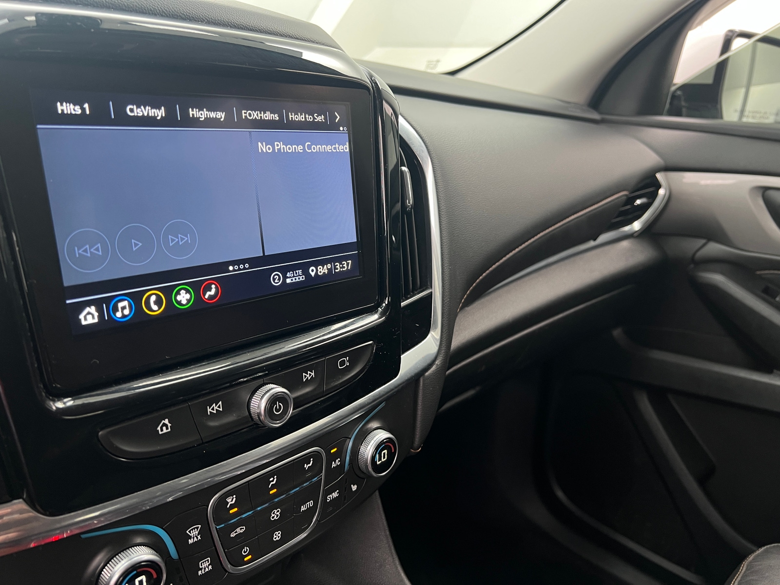 Thumbnail: 2020 Chevrolet Traverse - 3