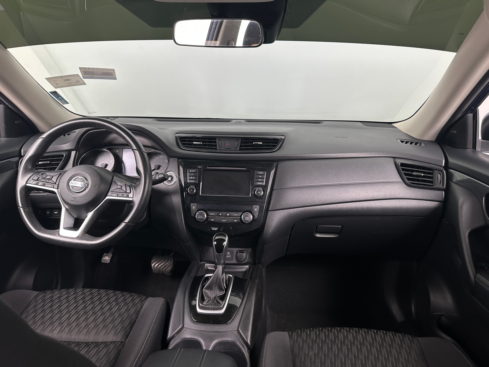 Thumbnail: 2019 Nissan Rogue - 3
