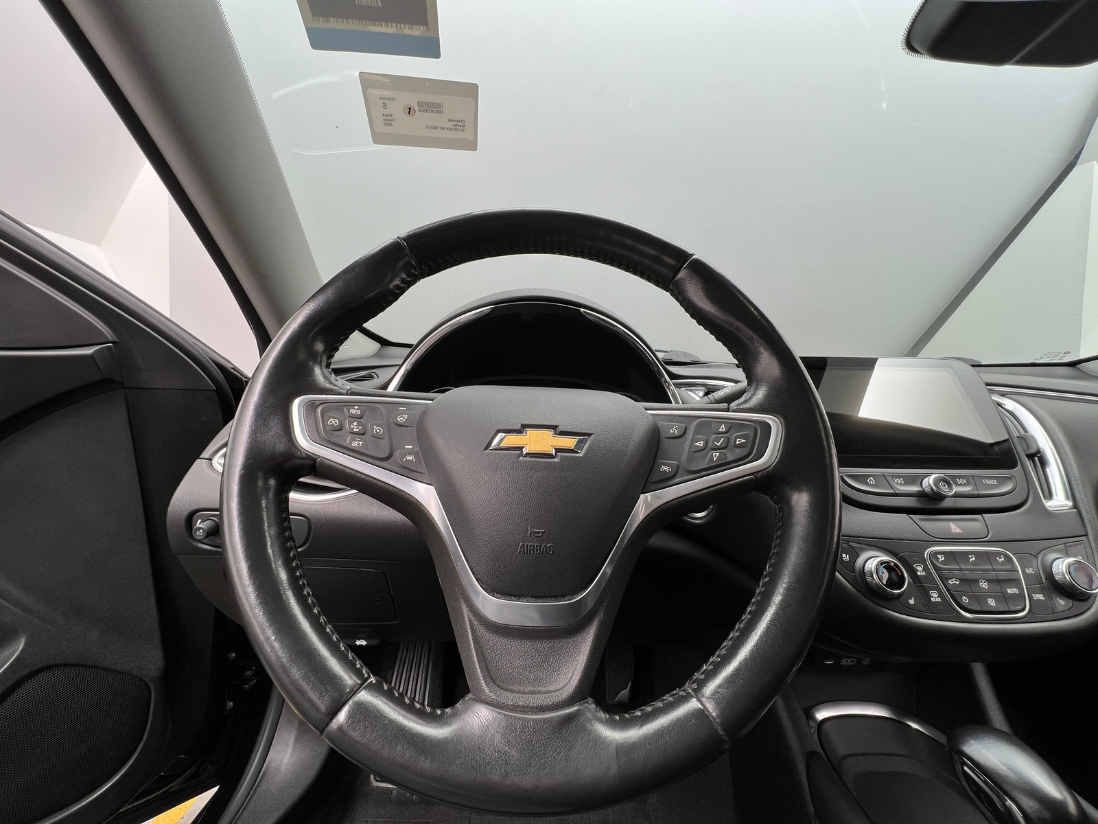 Thumbnail: 2022 Chevrolet Malibu - 4