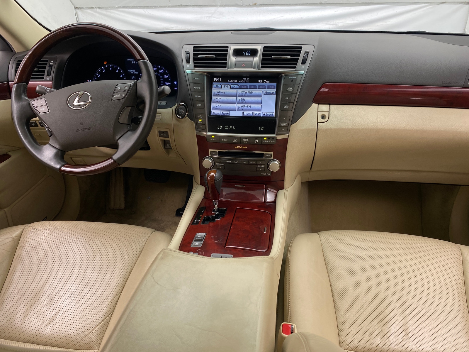 Thumbnail: 2011 Lexus LS - 2