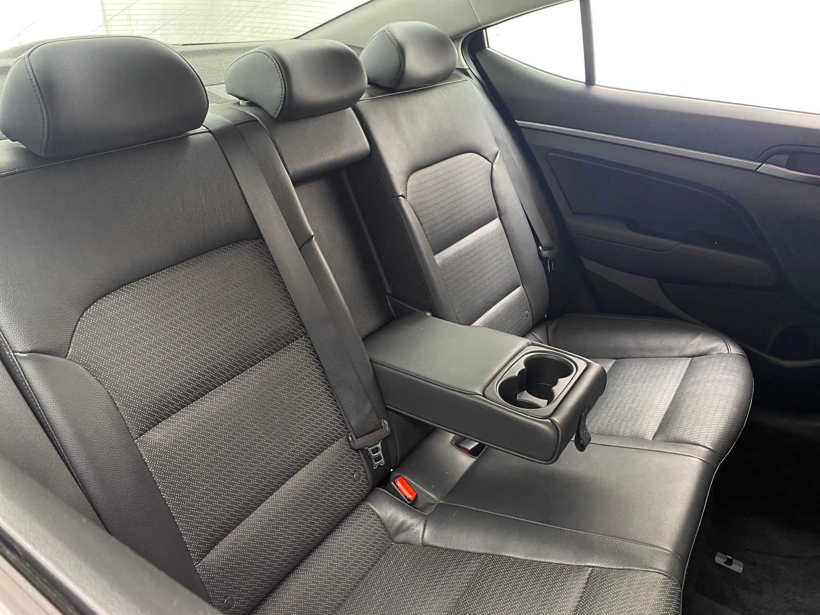 Thumbnail: 2017 Hyundai Elantra - 5