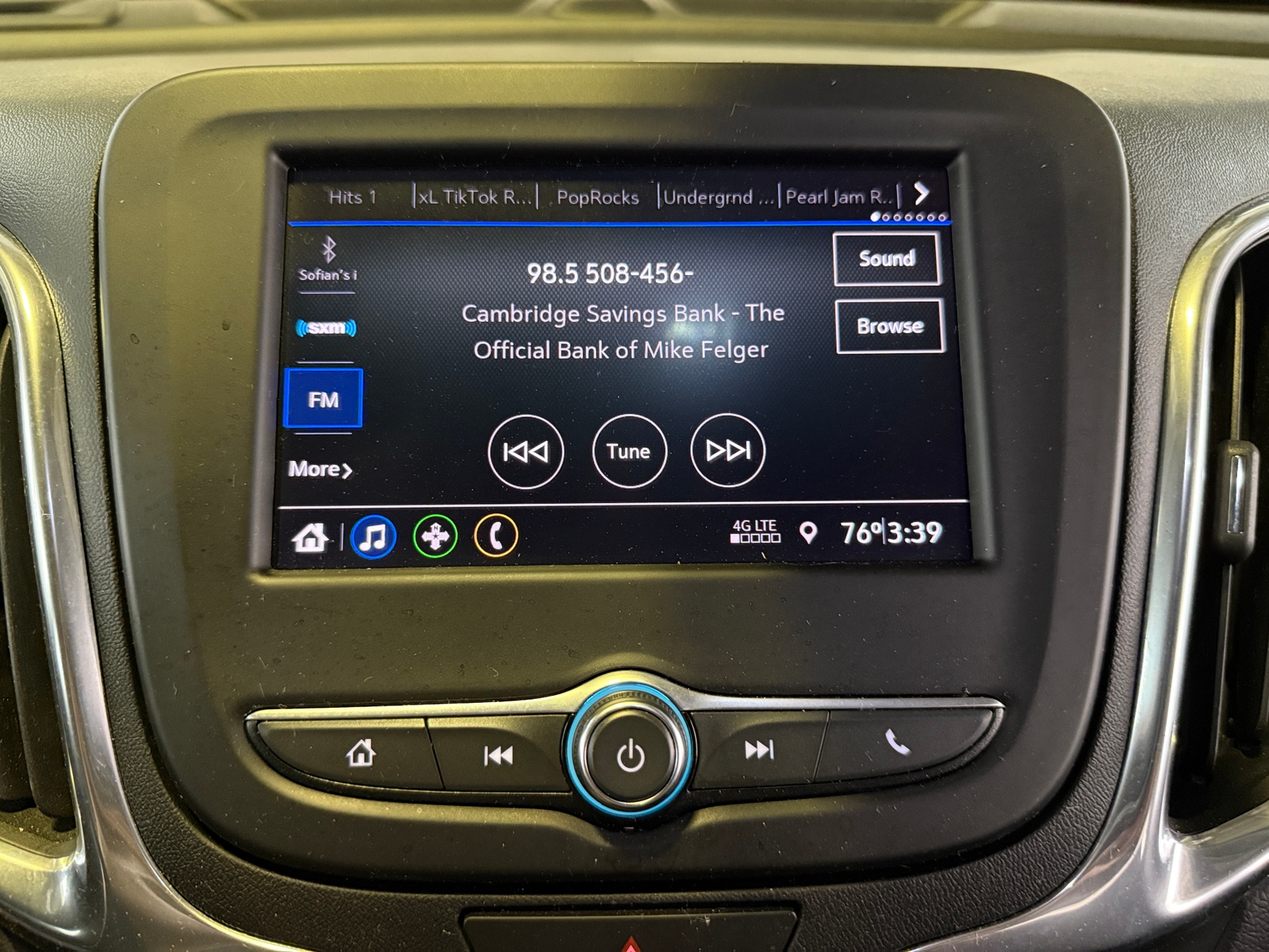 Thumbnail: 2021 Chevrolet Equinox - 4