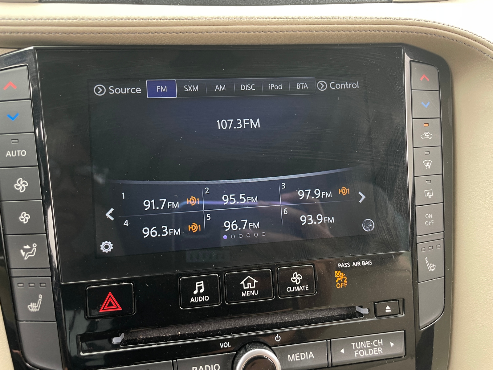 Thumbnail: 2019 INFINITI QX50 - 3