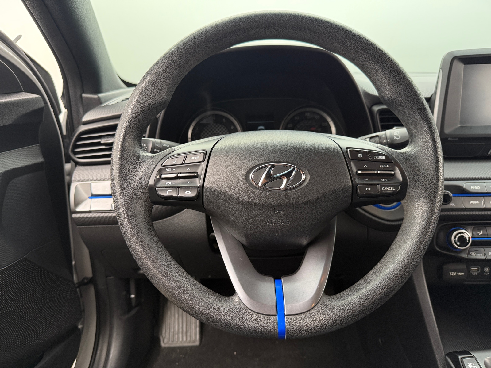 Thumbnail: 2019 Hyundai Veloster - 4