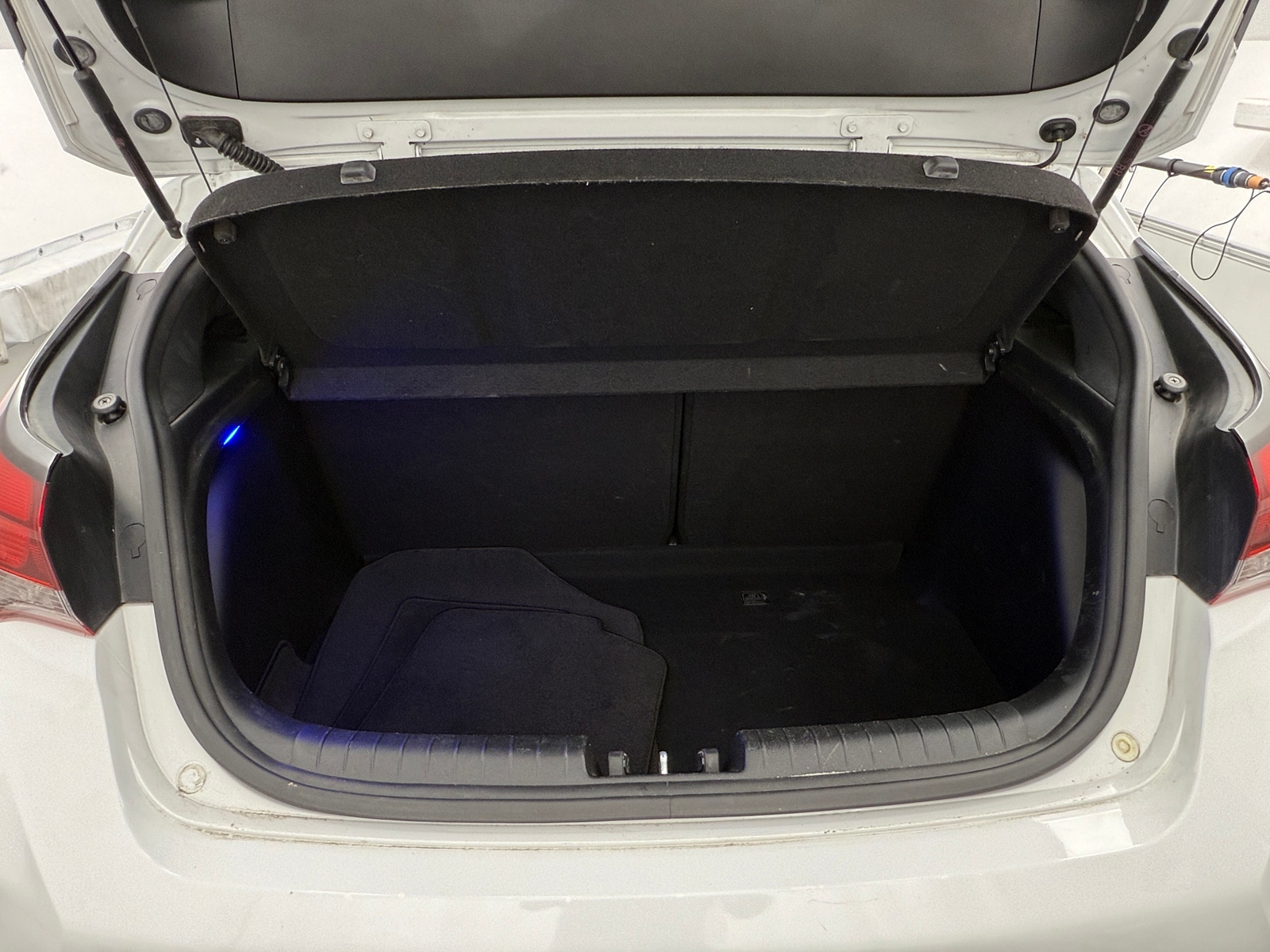Thumbnail: 2019 Hyundai Veloster - 5