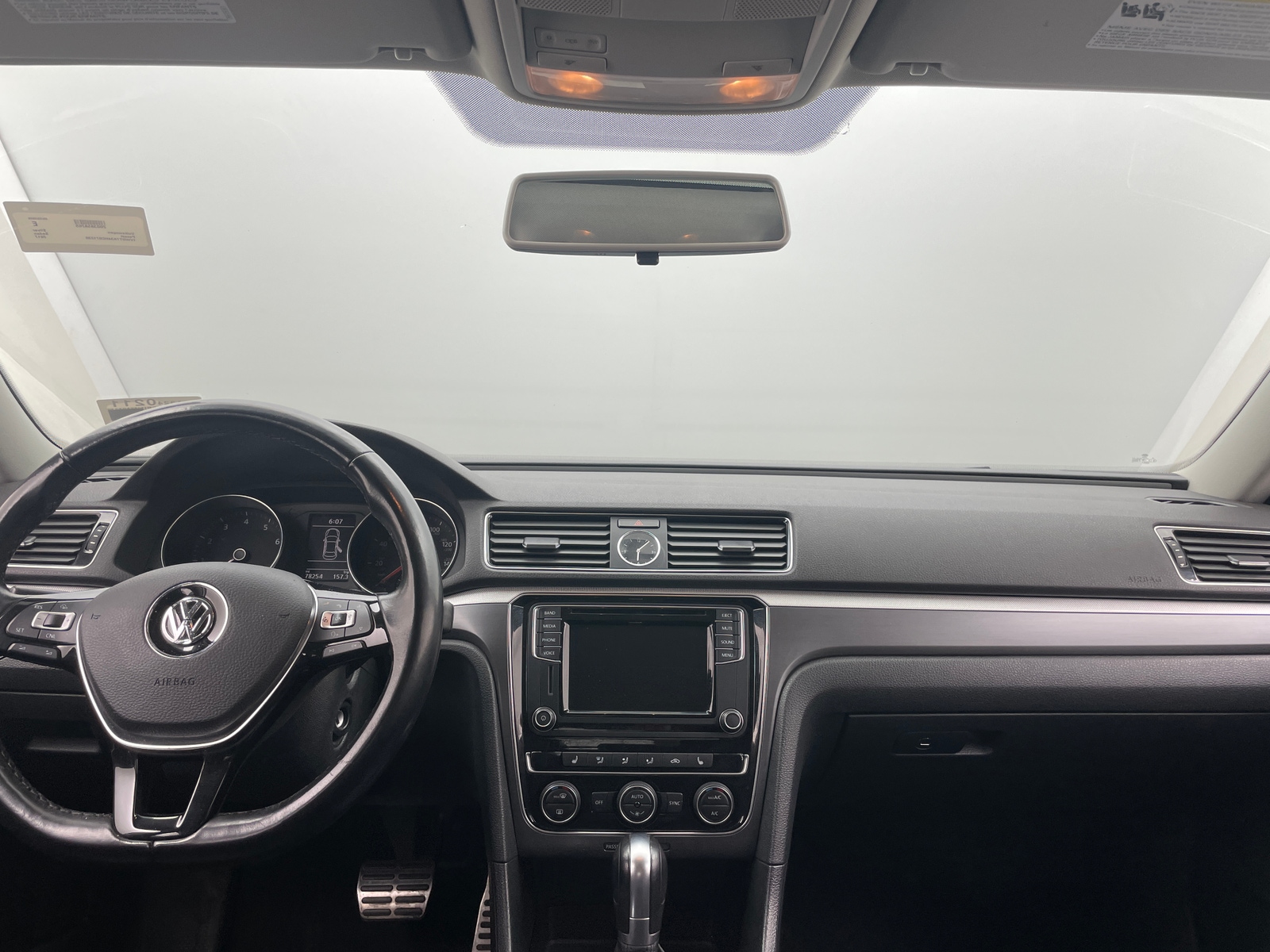 Thumbnail: 2017 Volkswagen Passat - 2