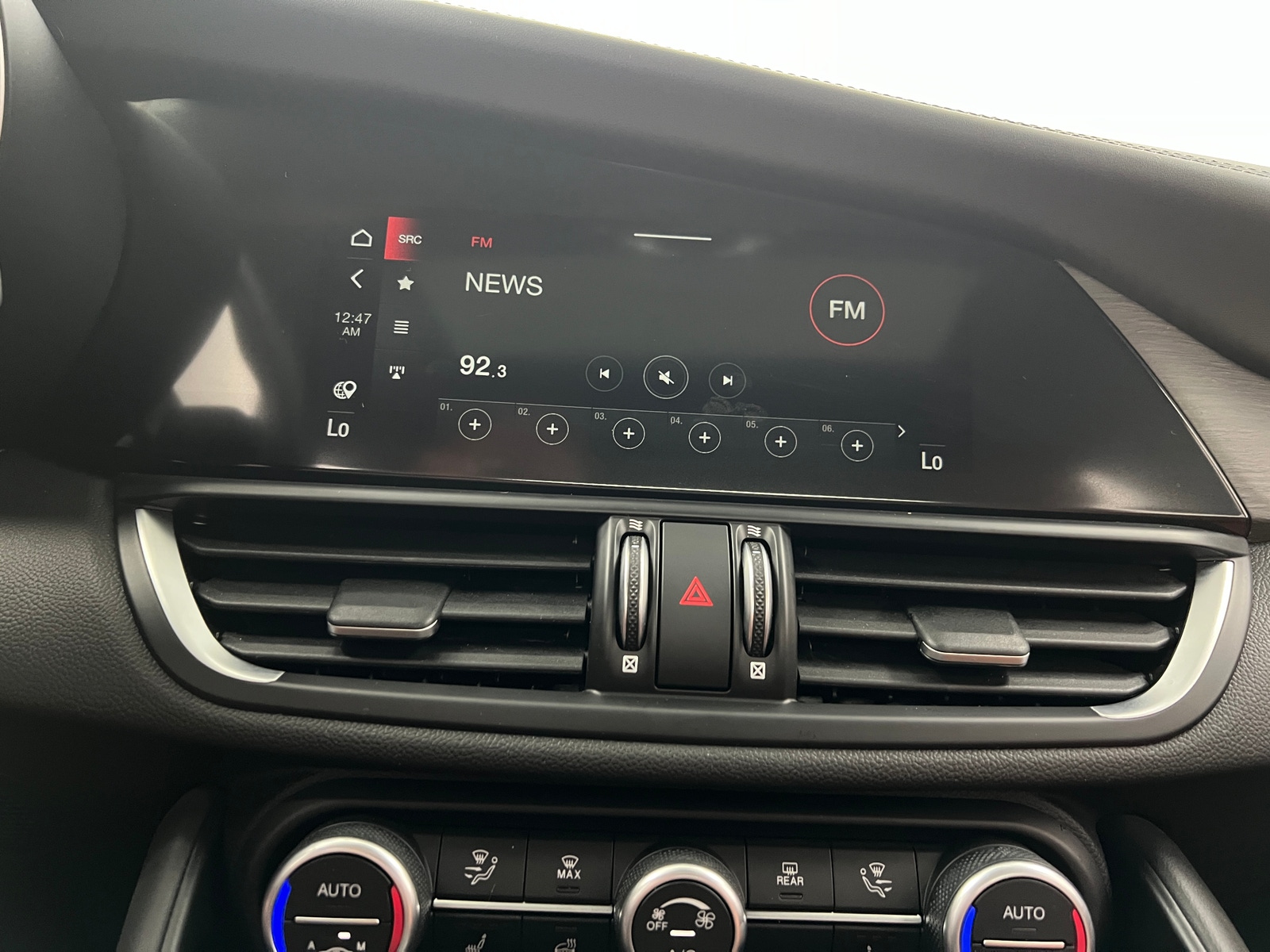 Thumbnail: 2022 Alfa Romeo Giulia - 4