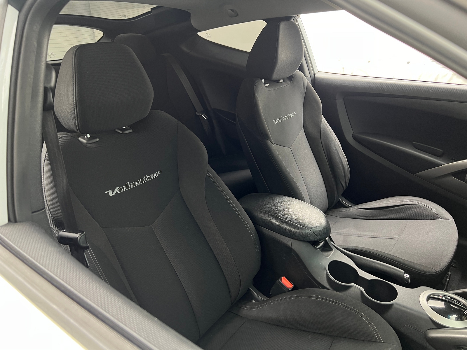 Thumbnail: 2017 Hyundai Veloster - 2