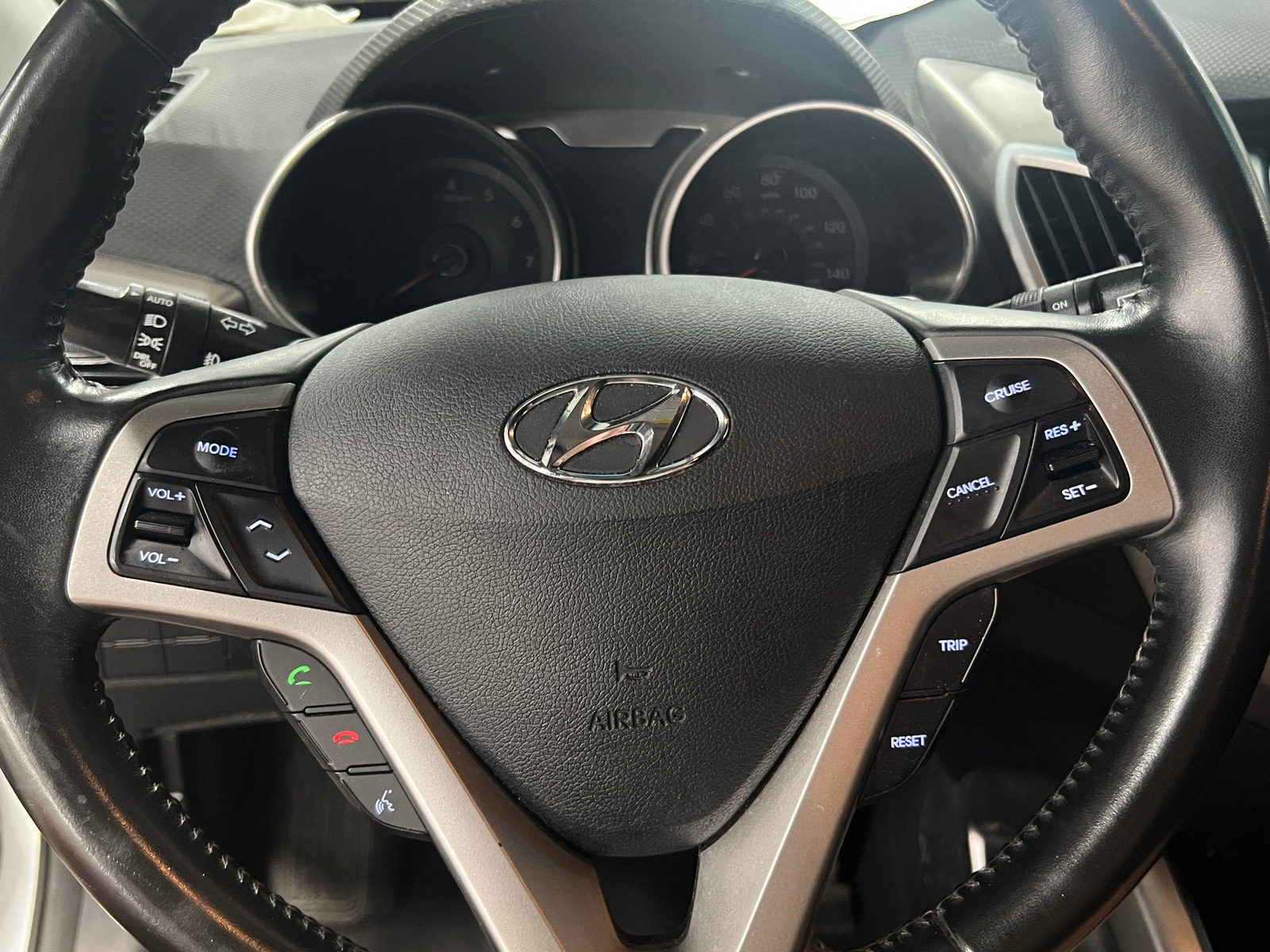 Thumbnail: 2017 Hyundai Veloster - 4