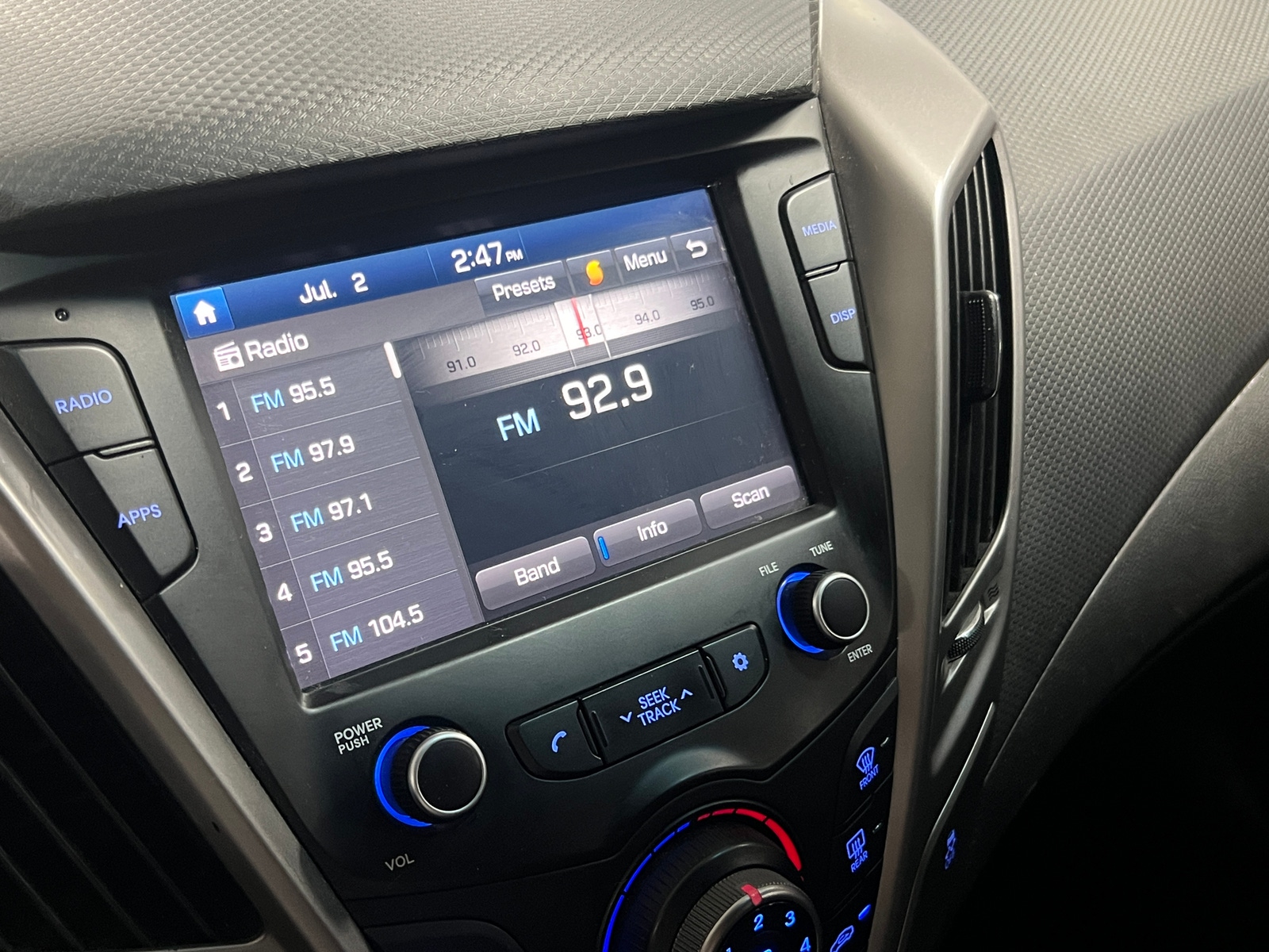 Thumbnail: 2017 Hyundai Veloster - 3