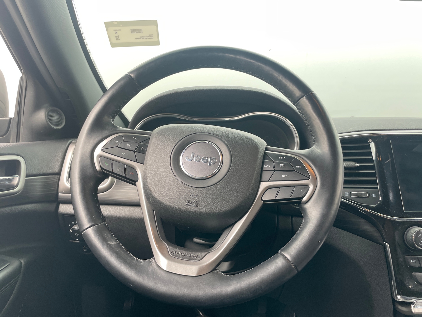 Thumbnail: 2022 Jeep Grand Cherokee - 5