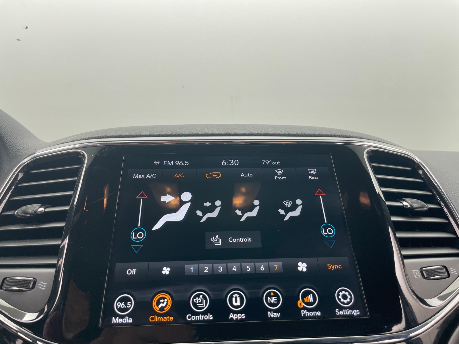 Thumbnail: 2022 Jeep Grand Cherokee - 4