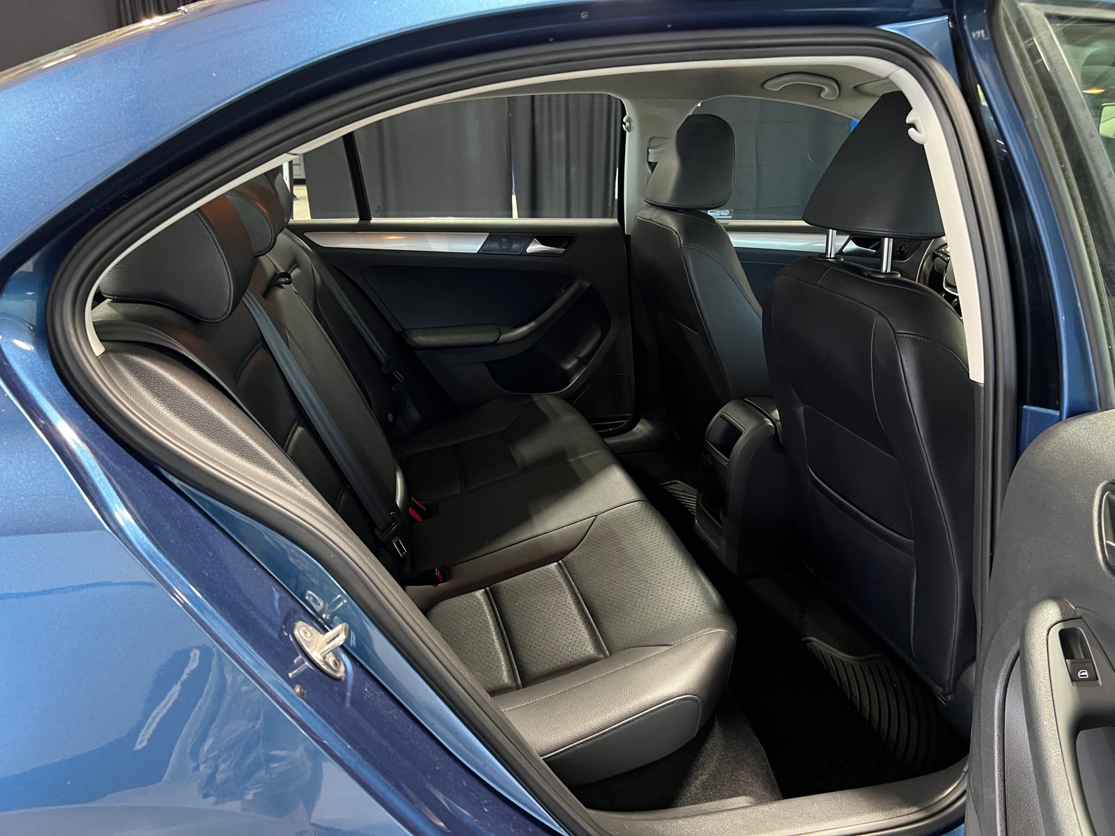 Thumbnail: 2017 Volkswagen Jetta - 5