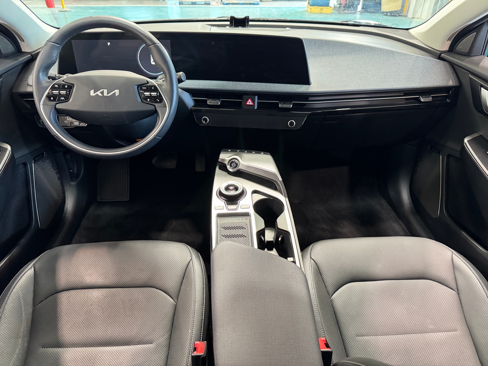 Thumbnail: 2023 Kia EV6 - 2