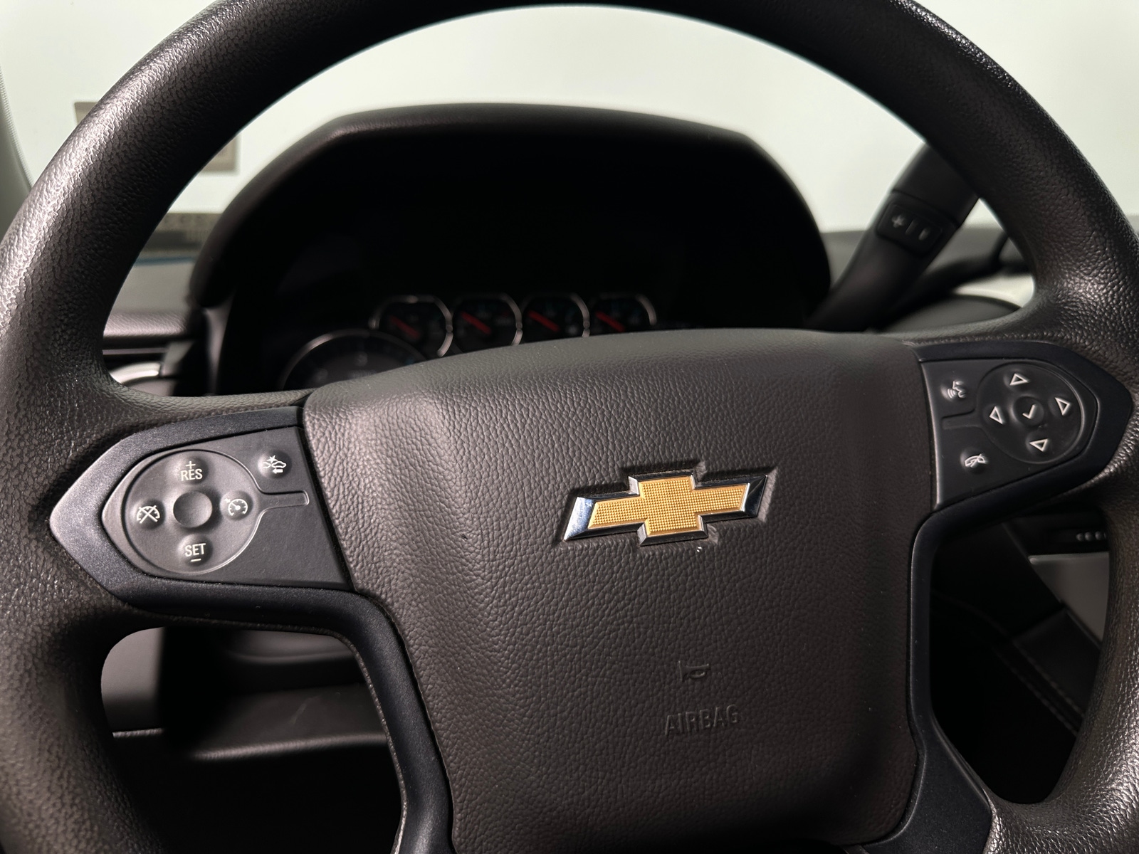 Thumbnail: 2019 Chevrolet Suburban - 5