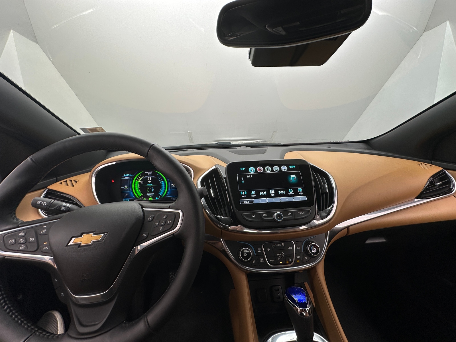 Thumbnail: 2016 Chevrolet Volt - 2