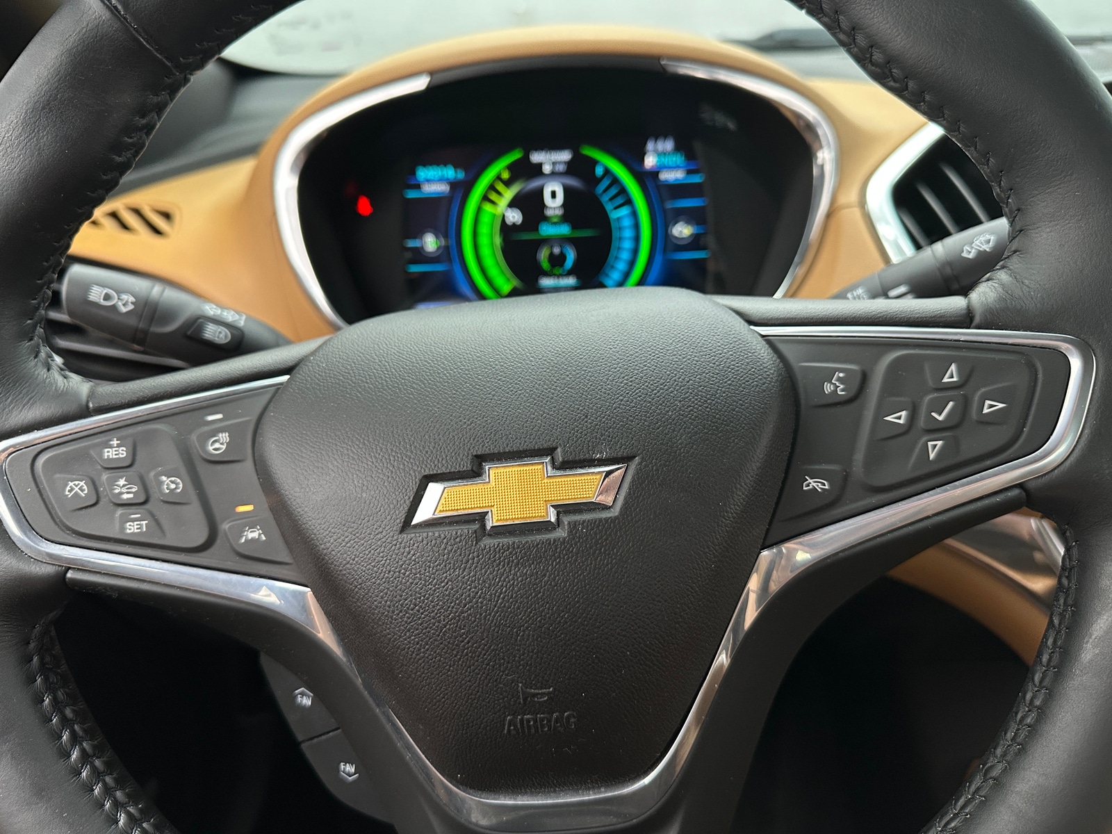 Thumbnail: 2016 Chevrolet Volt - 4