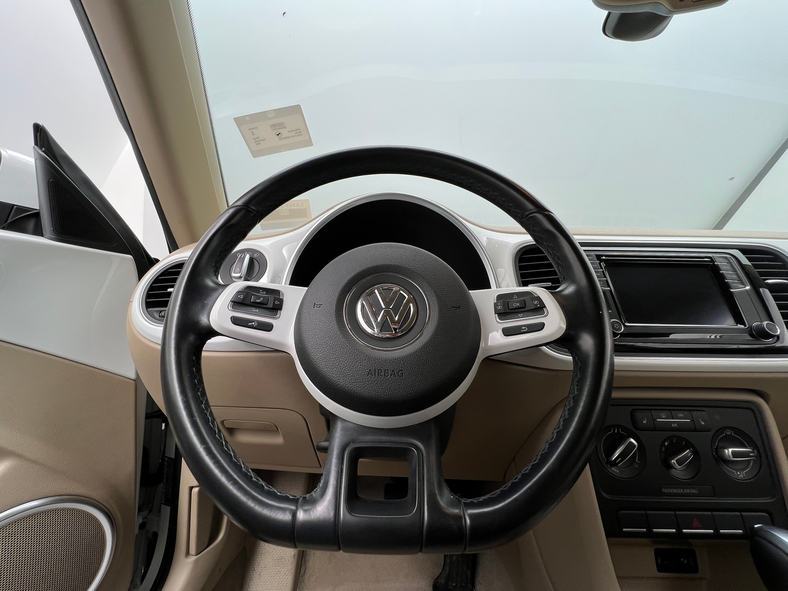Thumbnail: 2016 Volkswagen Beetle - 5