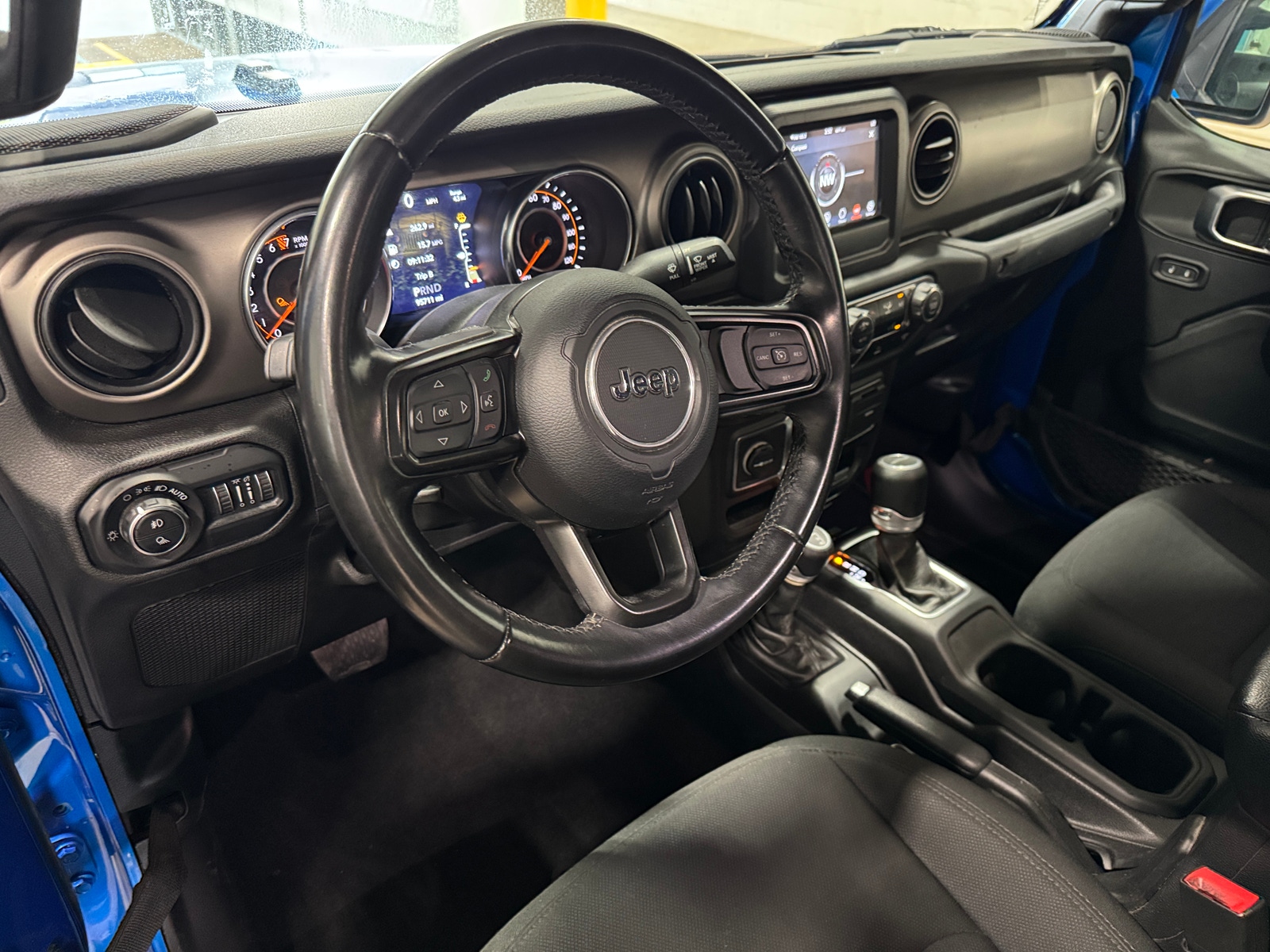 Thumbnail: 2020 Jeep Gladiator - 3