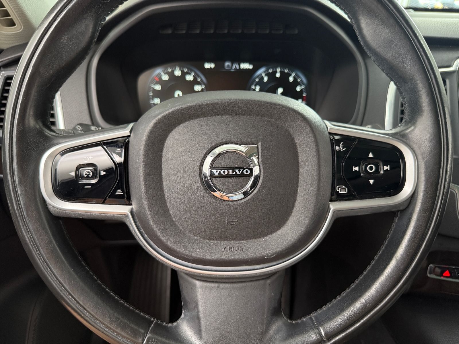Thumbnail: 2019 Volvo XC90 - 4