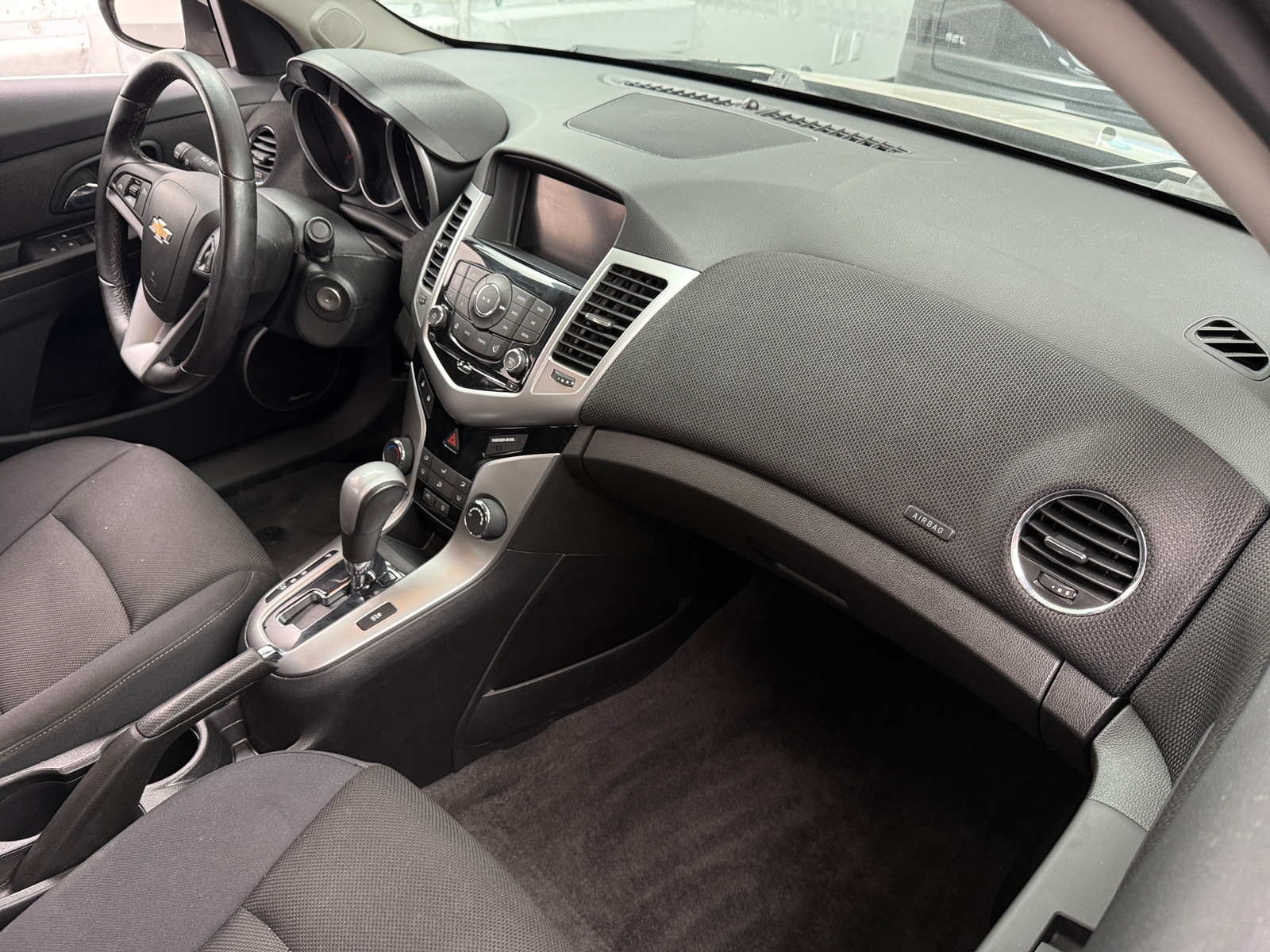 Thumbnail: 2014 Chevrolet Cruze - 3