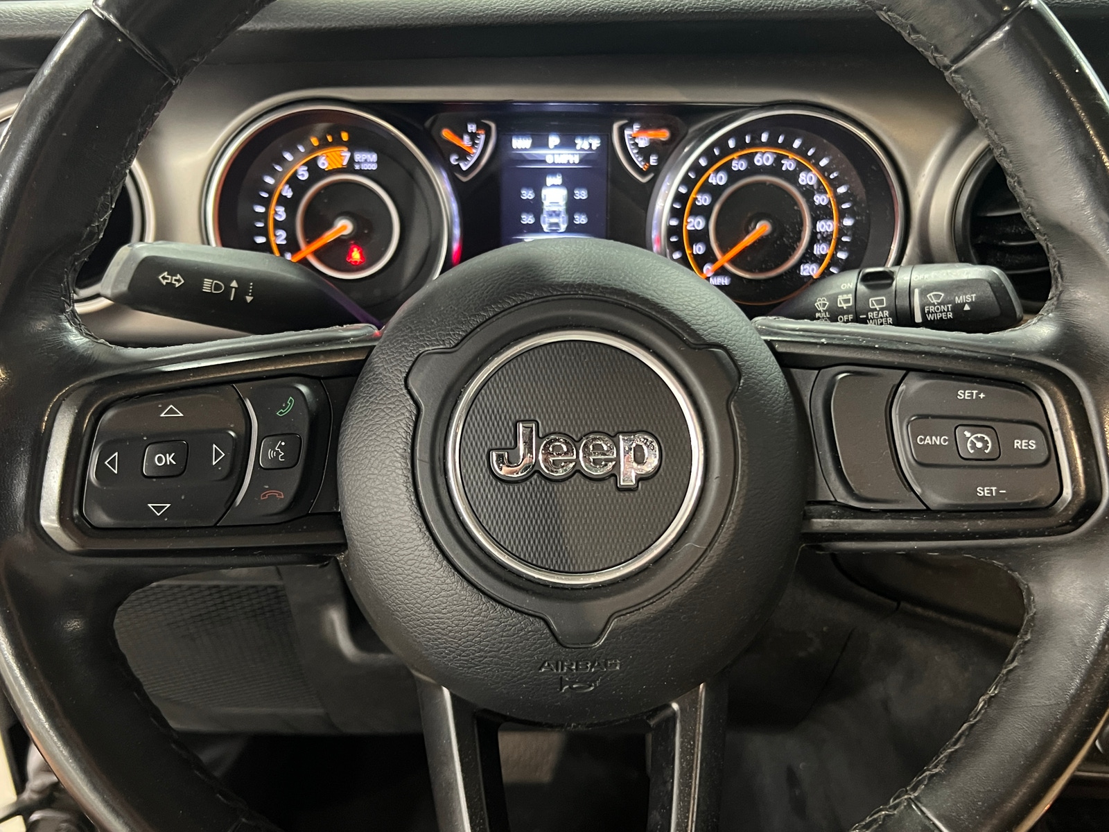 Thumbnail: 2019 Jeep Wrangler - 5