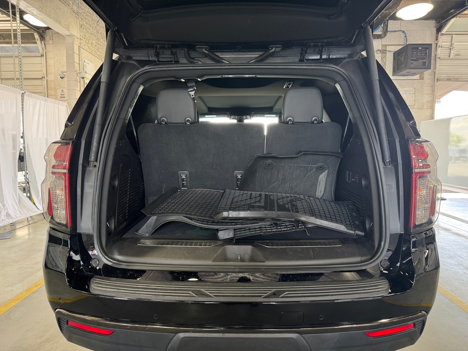 Thumbnail: 2021 Chevrolet Tahoe - 6