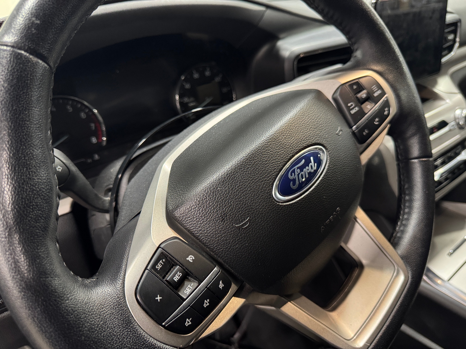 Thumbnail: 2023 Ford Explorer - 5