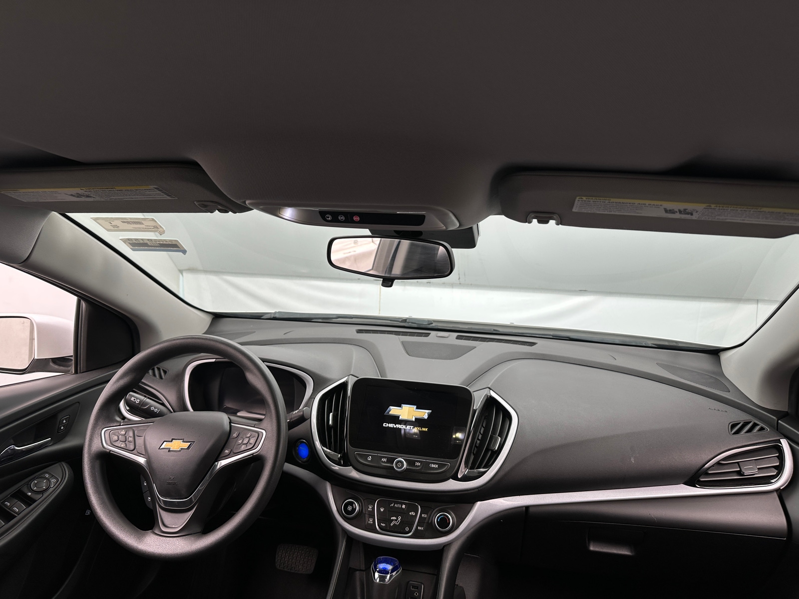 Thumbnail: 2018 Chevrolet Volt - 3