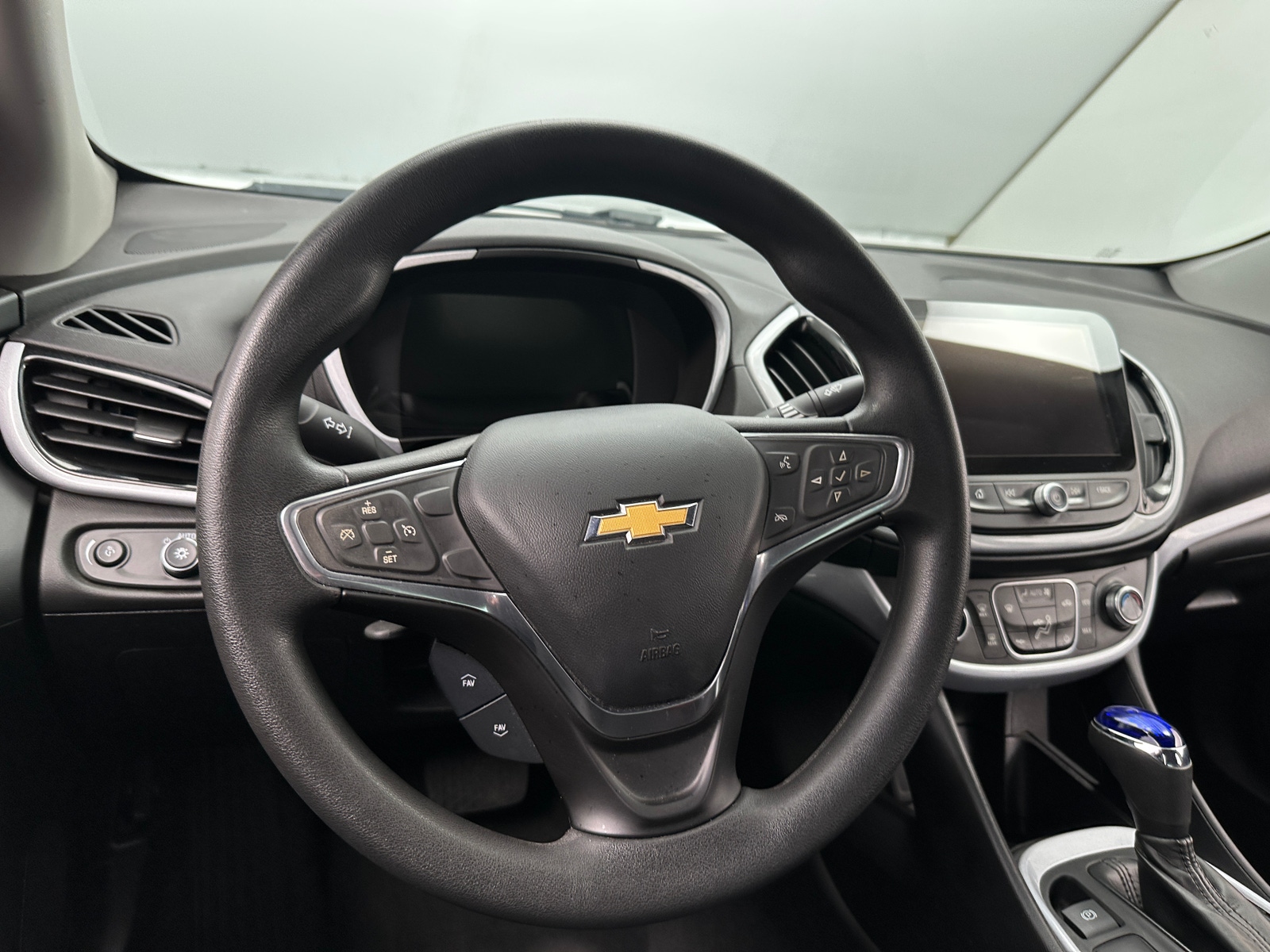Thumbnail: 2018 Chevrolet Volt - 5