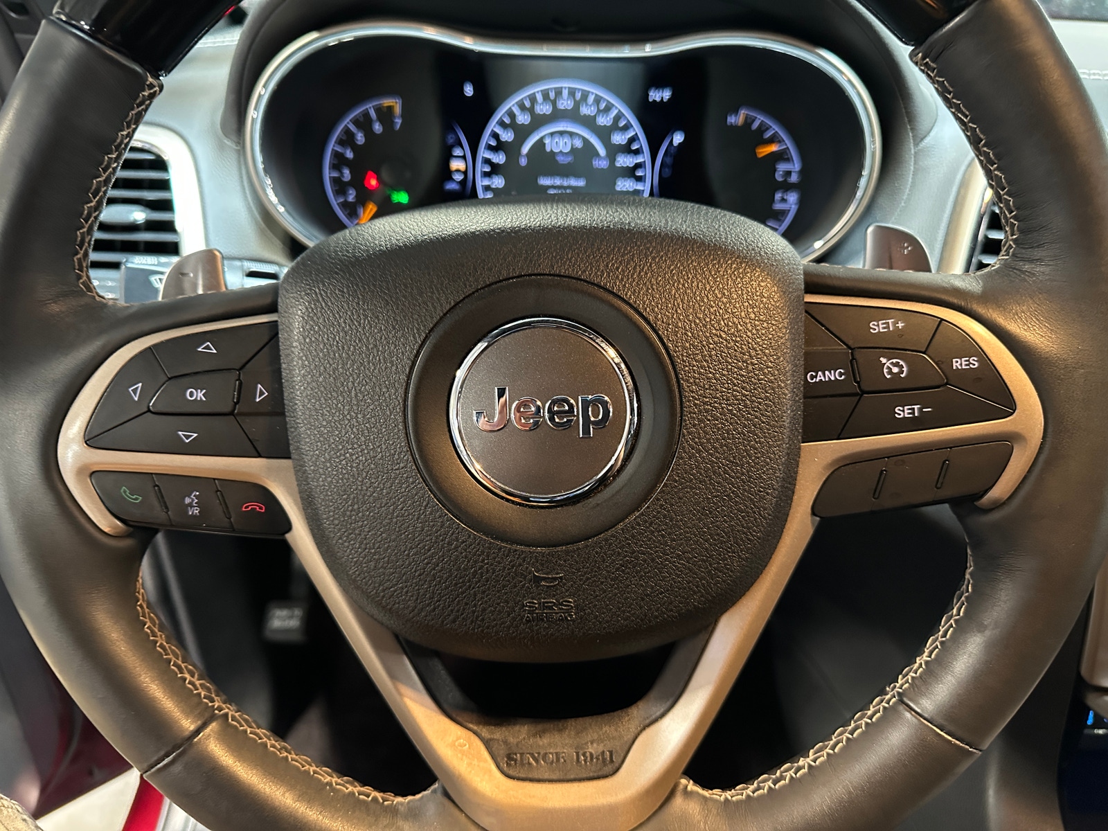 Thumbnail: 2017 Jeep Grand Cherokee - 4